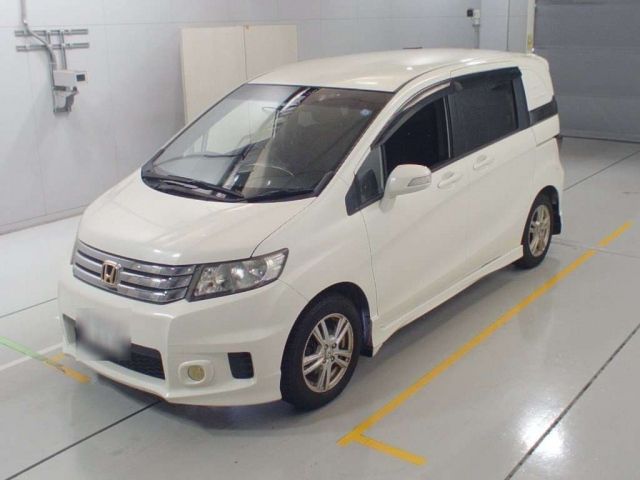 10305 HONDA FREED SPIKE GB3 2011 г. (CAA Chubu)